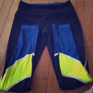 Victoria’s Secret Sport knockout leggings Small